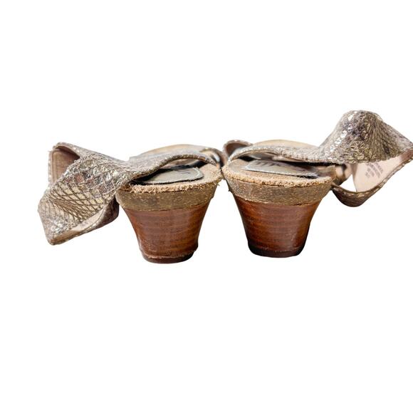 Sofft Verdi II Adjustable Wedge Comfort Sandal, Metallic Snakeskin | 8.5 - Picture 7 of 8